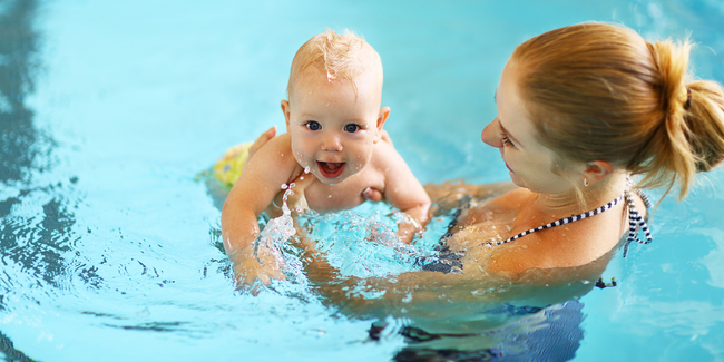 séances bébé nageurs dans les piscines des Yvelines et des Hauts-de-Seine